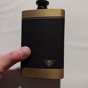 NWOT MENS drink Accessory